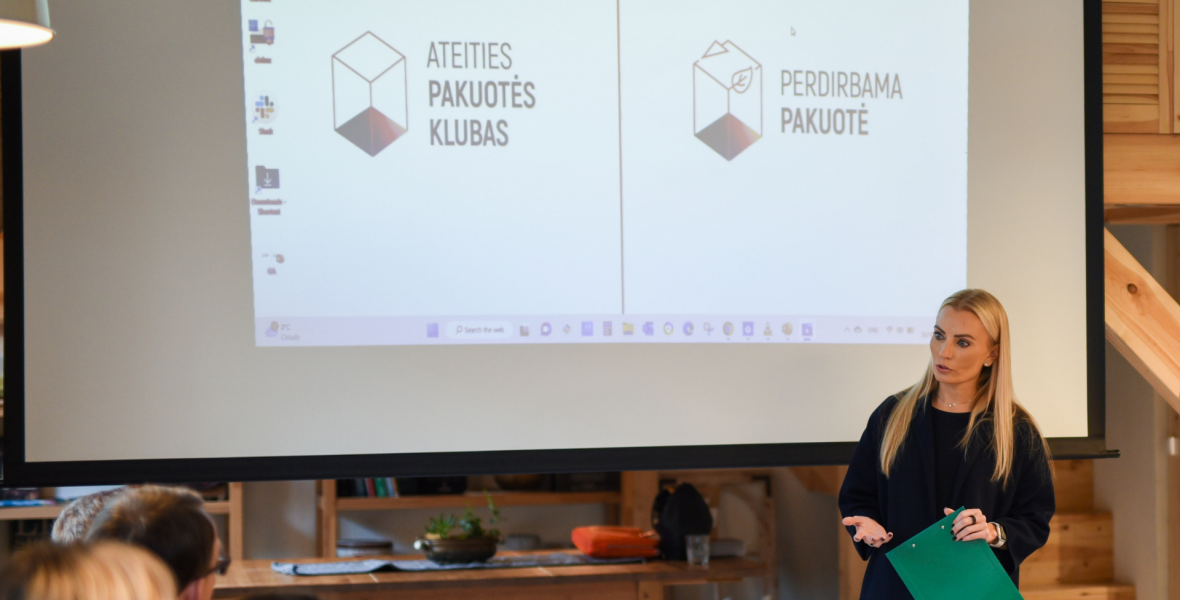 „Ateities pakuotės“ klubo nariai tvarių pakuočių temą gvildeno Verslo pusryčiuose